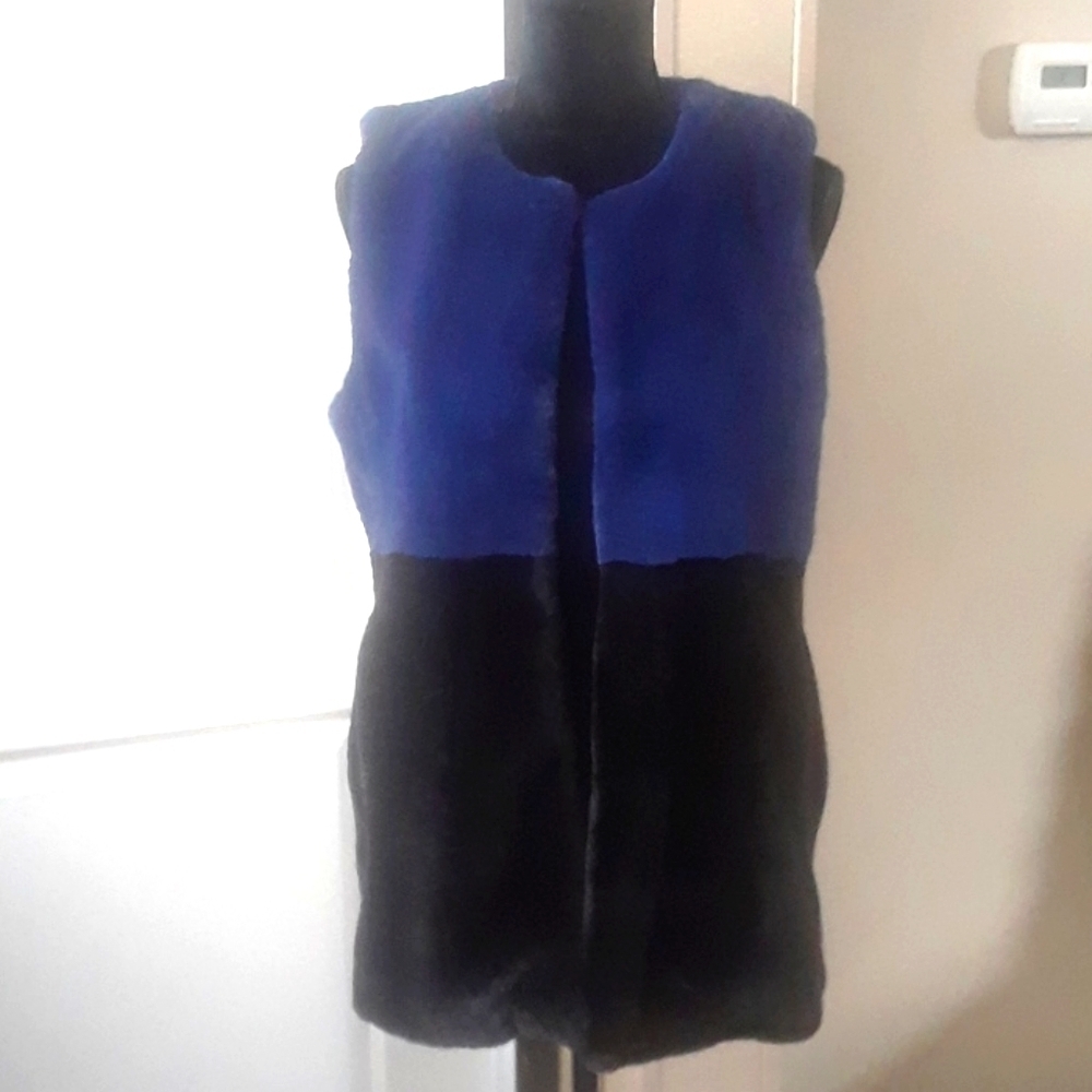 𝅺H by Heurueh Faux Fur Vest  S/M  NEW